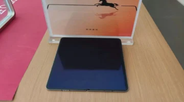 تسريبات تكشف مزايا شاشة هاتف أوبو فايند إن 6 بأقل تجعد ممكن للهواتف القابلة للطي